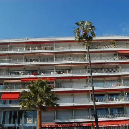 Apartment Grand 2 Pieces Climatise Avec Terrasse Et Garage Prive Pres De La - Fr-1-196-311 *
